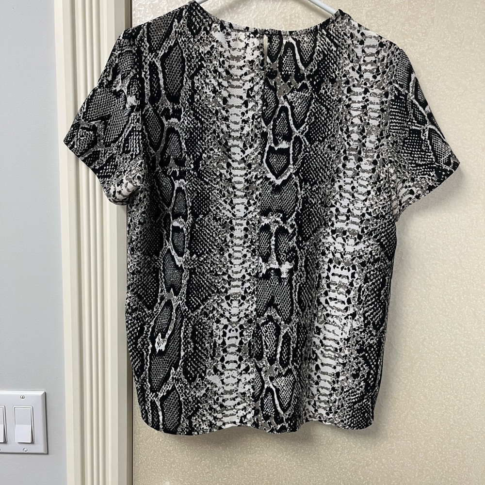 Vero Moda Snake Pattern Blouse - Picture 3 of 4